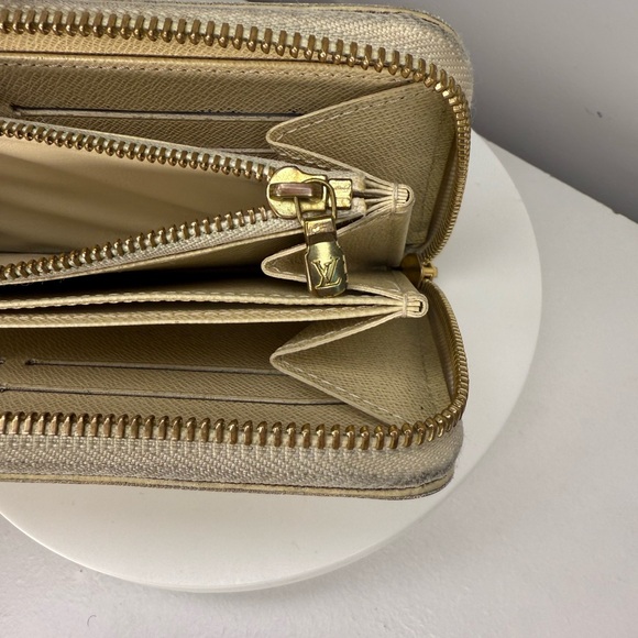 ❌❌SOLD: Authentic LOUIS VUITTON Damier Azur Zippy Wallet - Picture 5 of 12